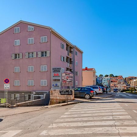 Aureo Apartment Pula Center Bagian luar foto
