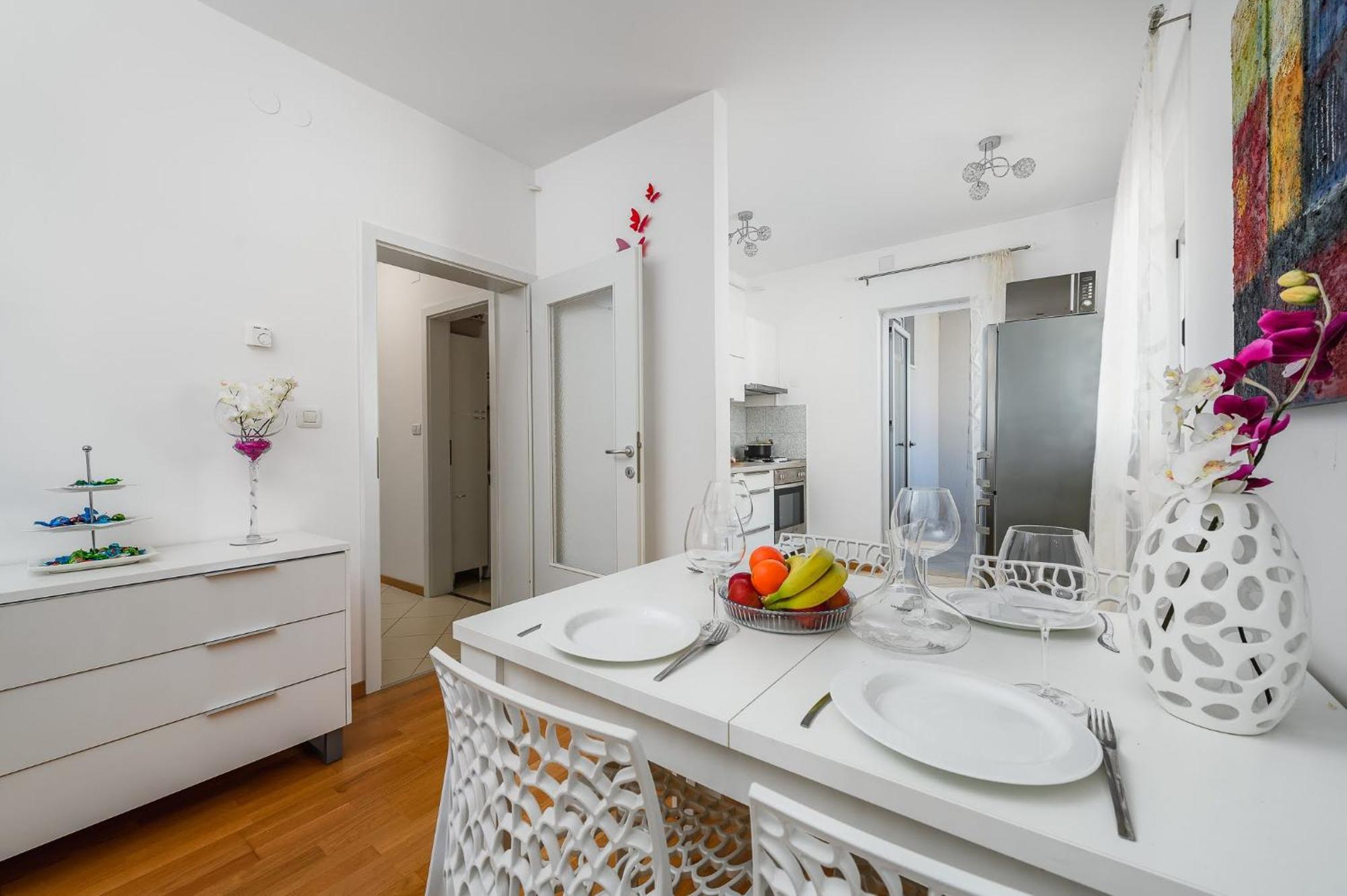 Aureo Apartment Pula Center Bagian luar foto